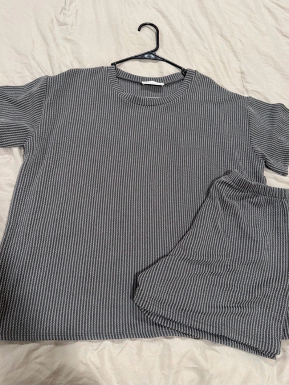 Women’s Zenana Outfitters Gray Ribbed Short Sleeve Crewneck Shirt